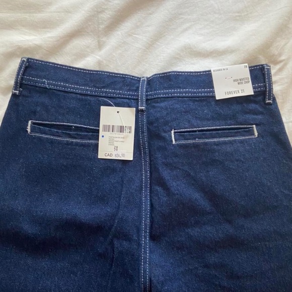 Blue jeans with white contrast stitching - Picture 3 of 3